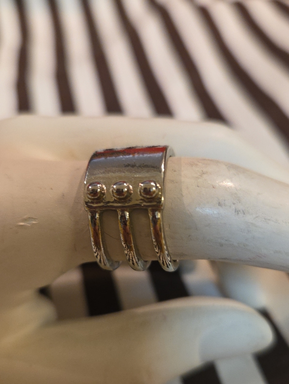 Vintage Silver Tone Wide Chunky Ring Beaded Studded Border Band